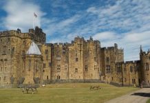 Vẻ đẹp của lâu đài Hogwarts Anh nổi tiếng trong bộ phim Harry Potter